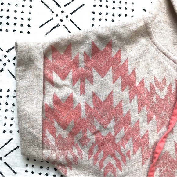 SOUTHWESTERN CUFF SLEEVE HOODED TOP - Picture 6 of 11